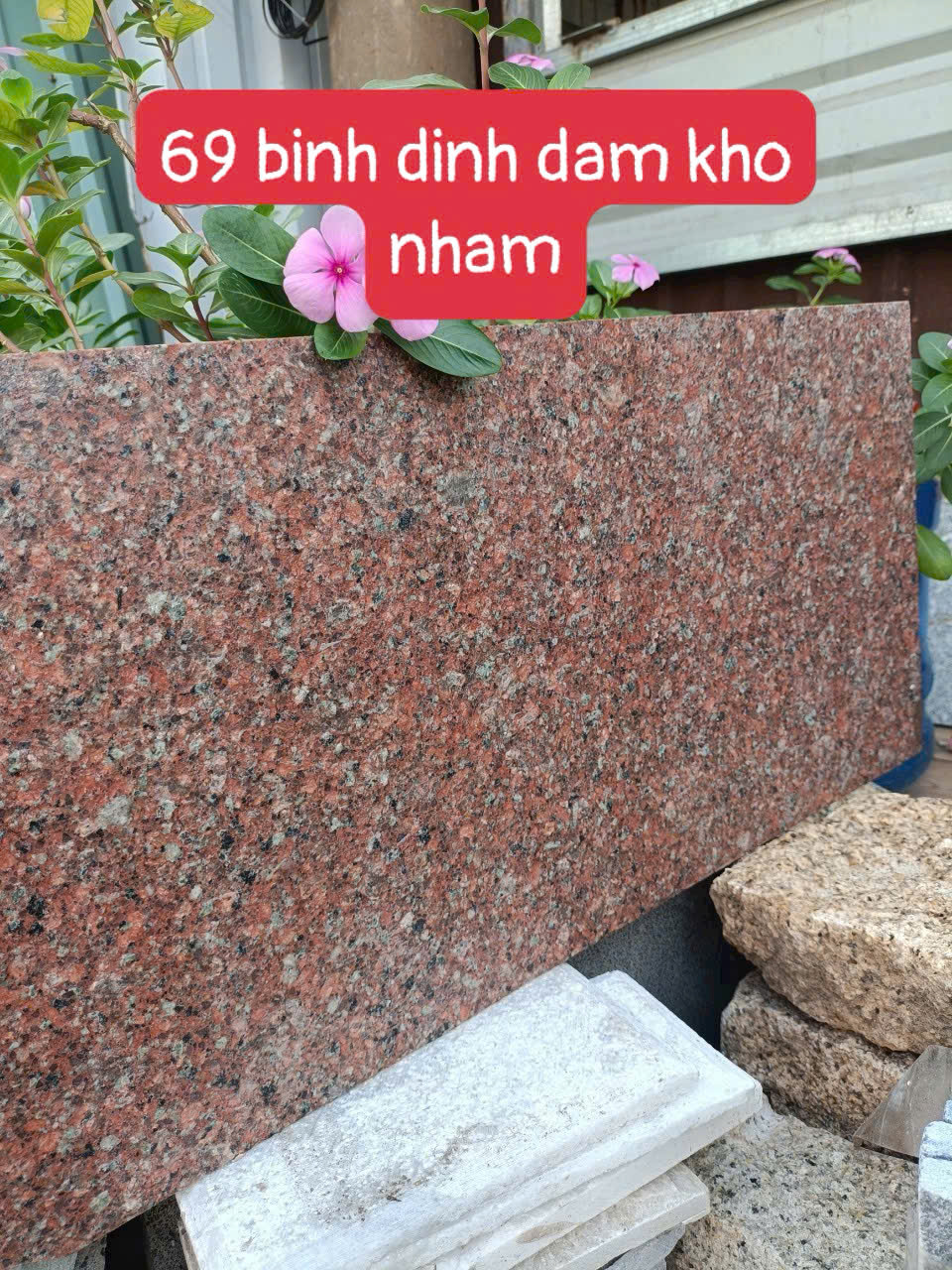 Đá 69 Bình Định Đỏ Đậm Khò Nhám