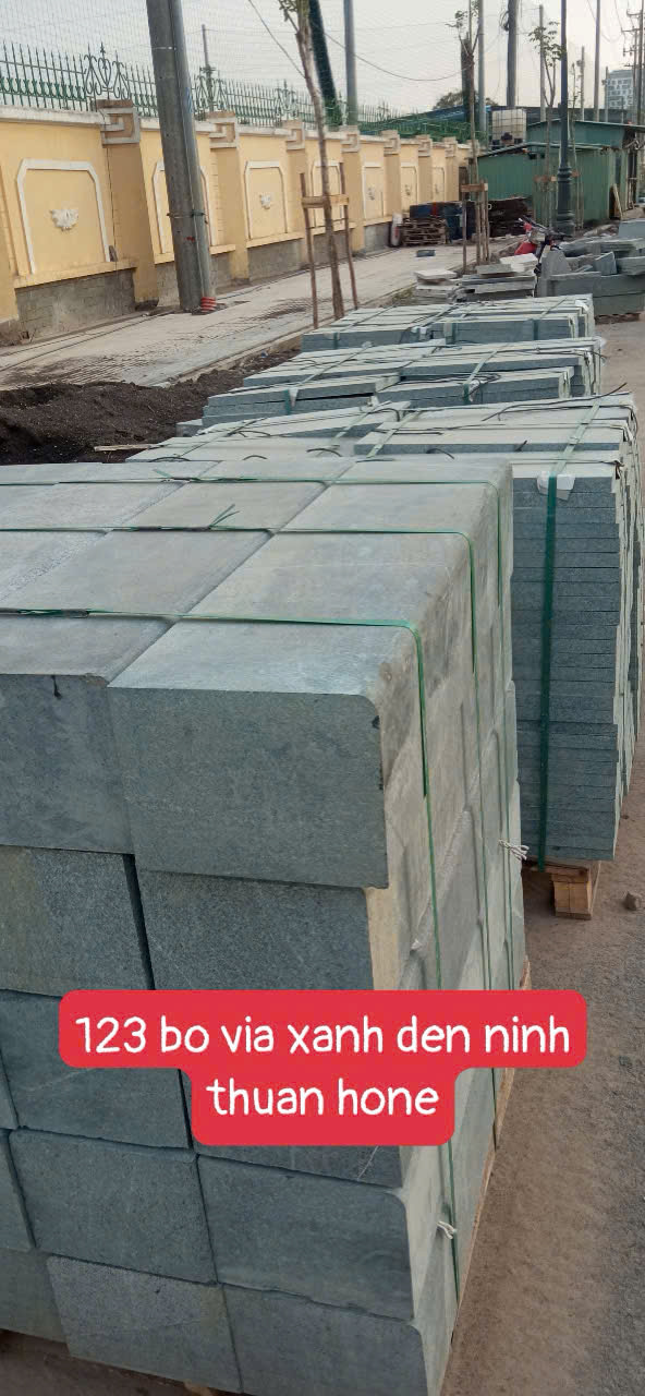 Đá Bó Vỉa Xanh Đen Ninh Thuận Hone