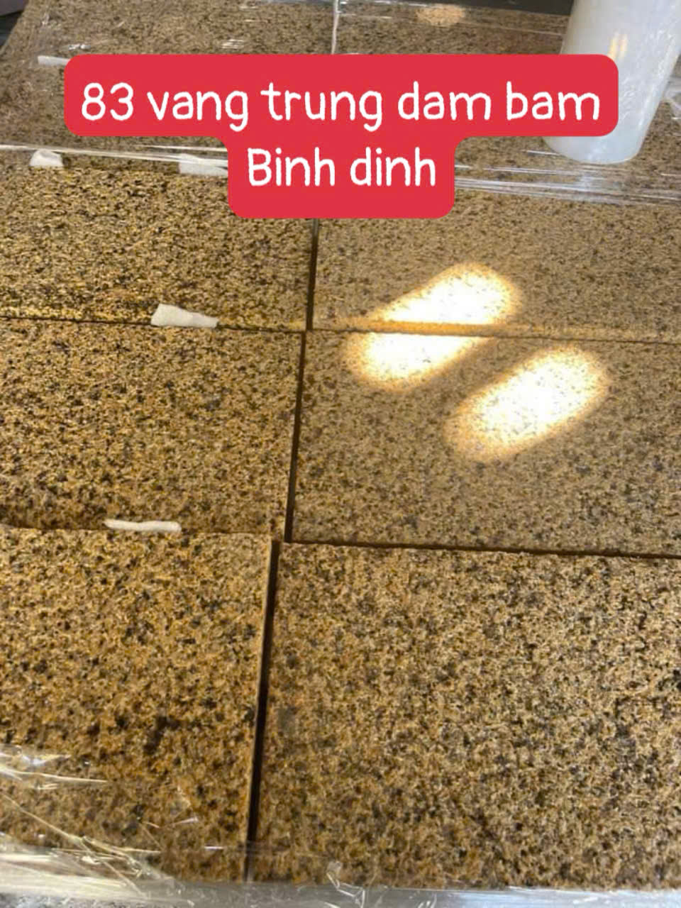 Đá Granite Vàng Trung Băm Mặt